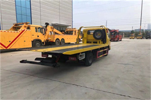 长椿街非事故拖车