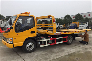 长椿街哪里有拖车服务